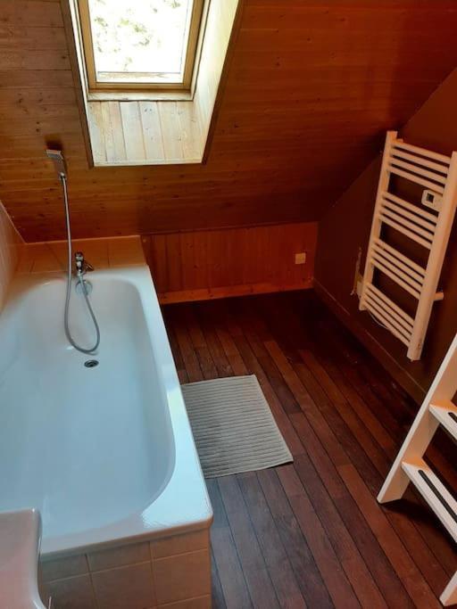 3 Chambres, Calme Et Bien Place Apartment